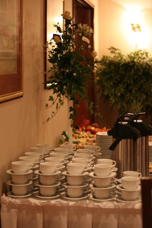 Hotel Tenishouse Marki  Dış mekan fotoğraf