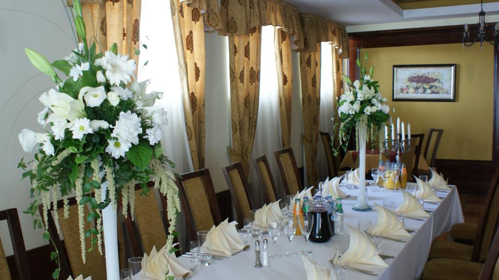 Hotel Tenishouse Marki  Dış mekan fotoğraf