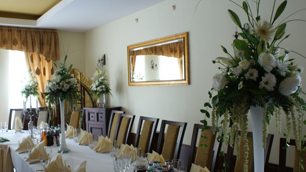 Hotel Tenishouse Marki  Dış mekan fotoğraf