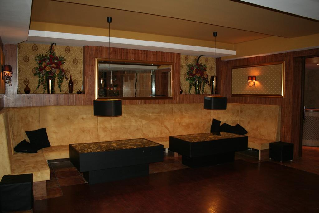 Hotel Tenishouse Marki  Dış mekan fotoğraf