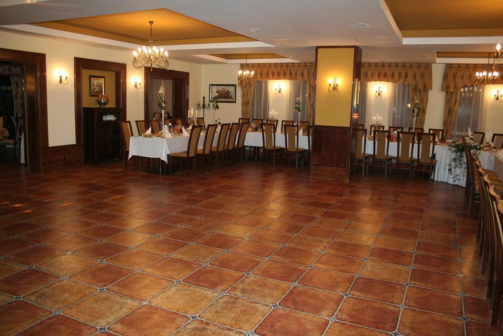 Hotel Tenishouse Marki  Dış mekan fotoğraf