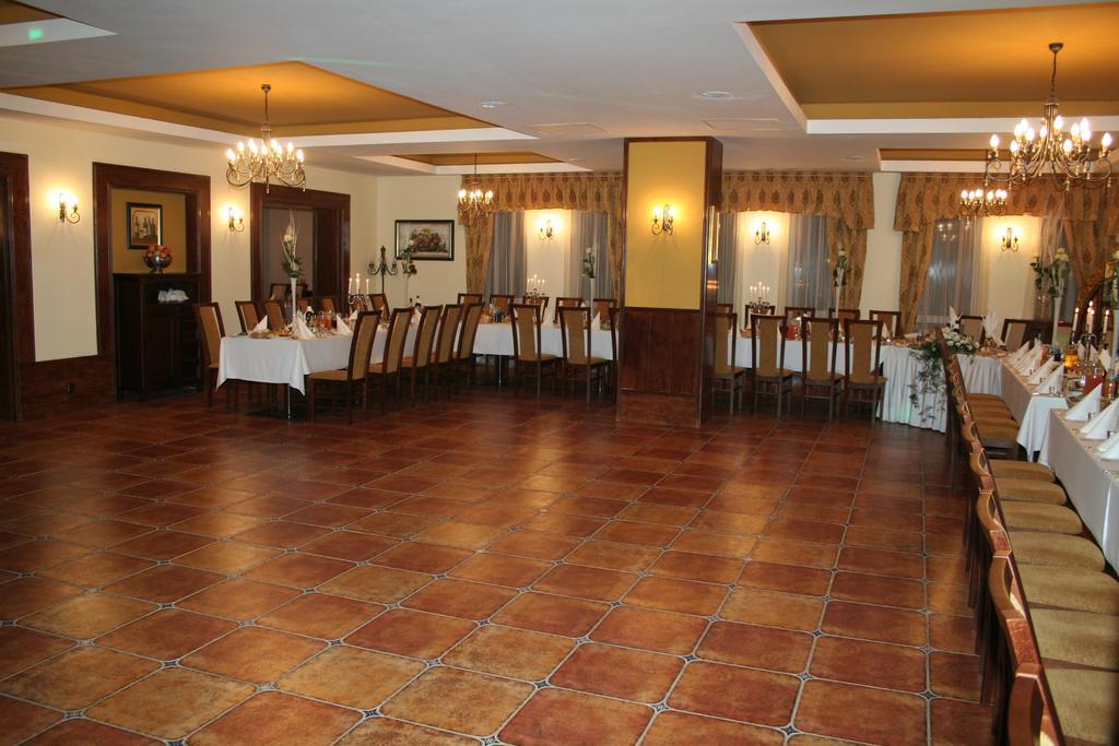 Hotel Tenishouse Marki  Dış mekan fotoğraf