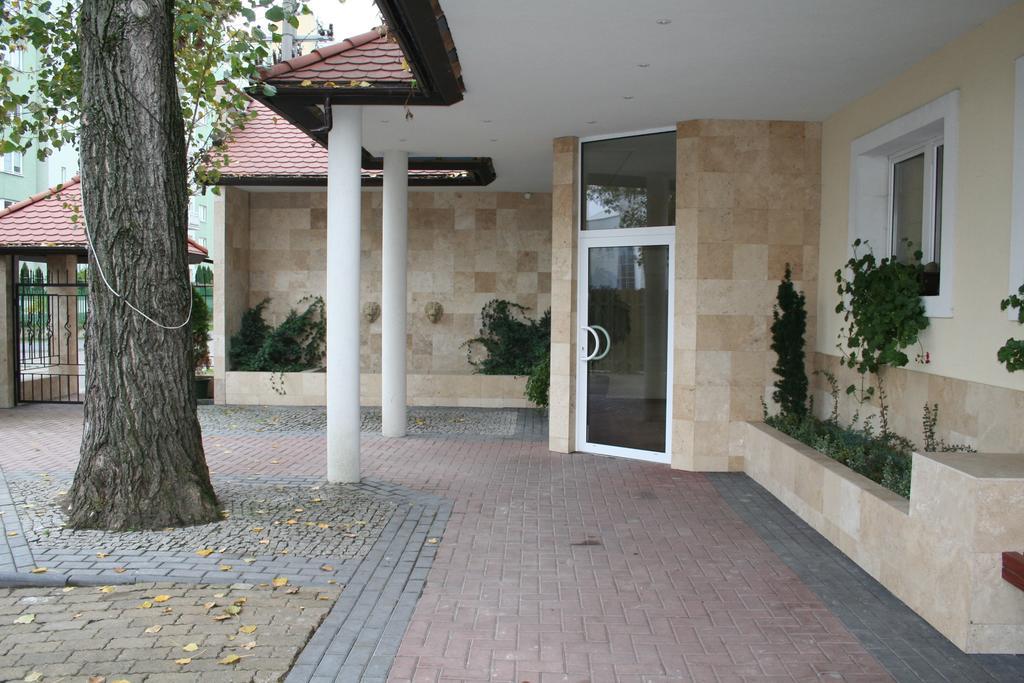 Hotel Tenishouse Marki  Dış mekan fotoğraf