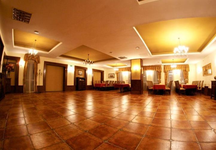 Hotel Tenishouse Marki  Dış mekan fotoğraf