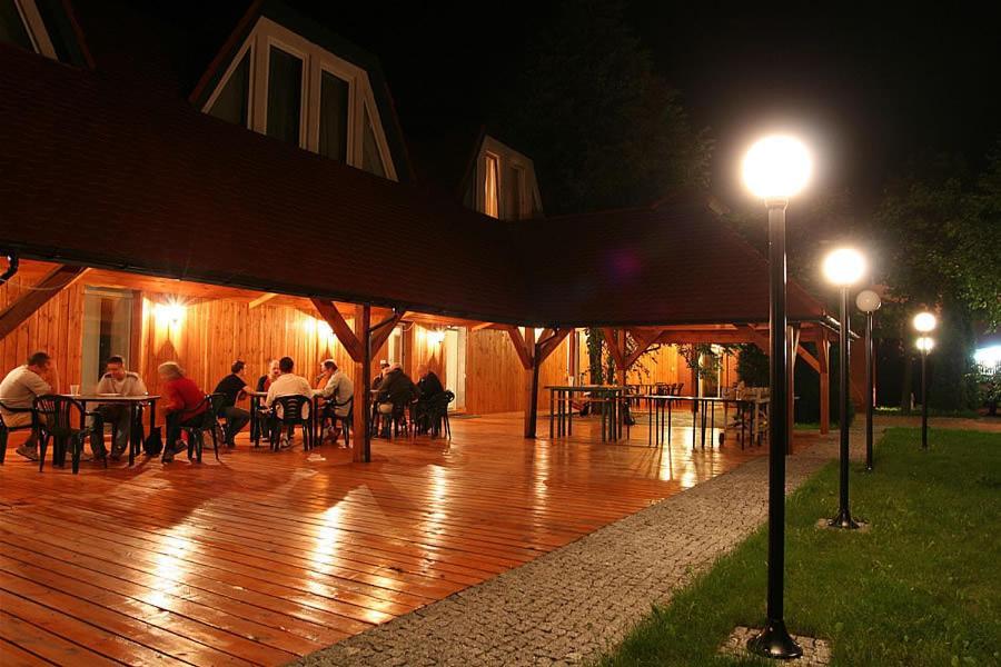 Hotel Tenishouse Marki  Dış mekan fotoğraf