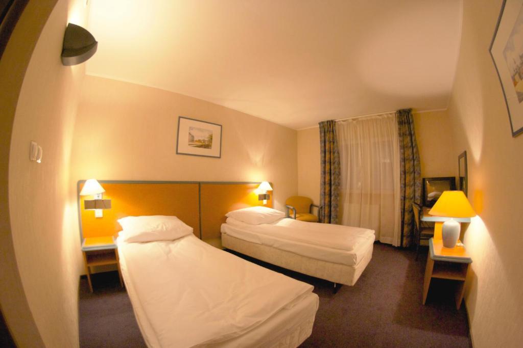 Hotel Tenishouse Marki  Oda fotoğraf