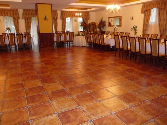 Hotel Tenishouse Marki  Dış mekan fotoğraf